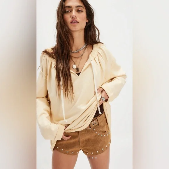NWT Free People M Picnic Sweatshirt in Tea Cookie Cream New $98 retail - Picture 1 of 6
